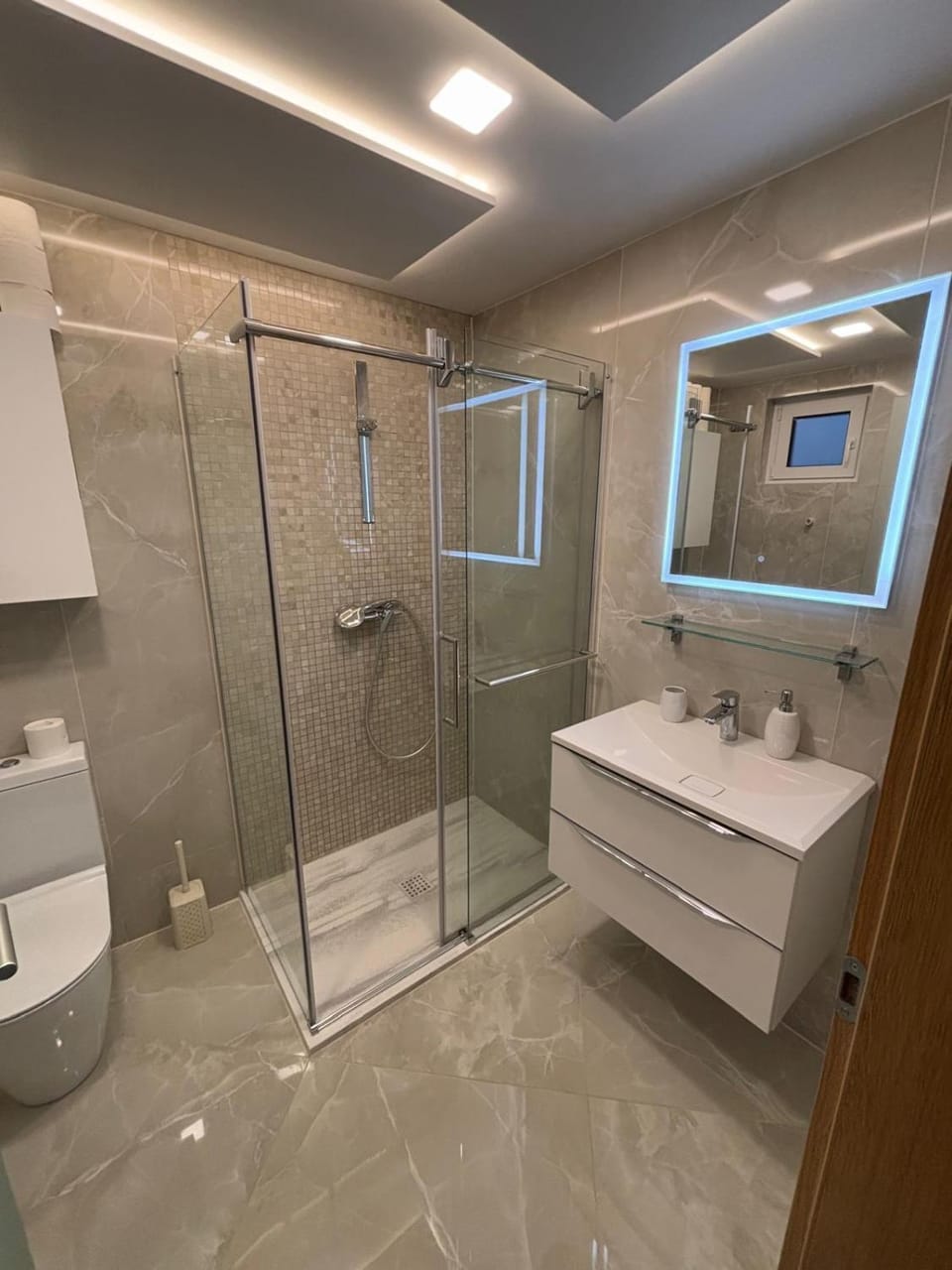 Shower, Toilet, Bathroom