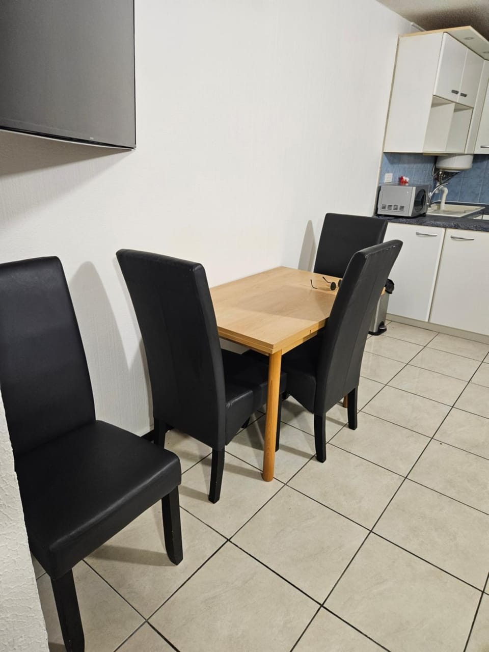 Seating area, Dining area