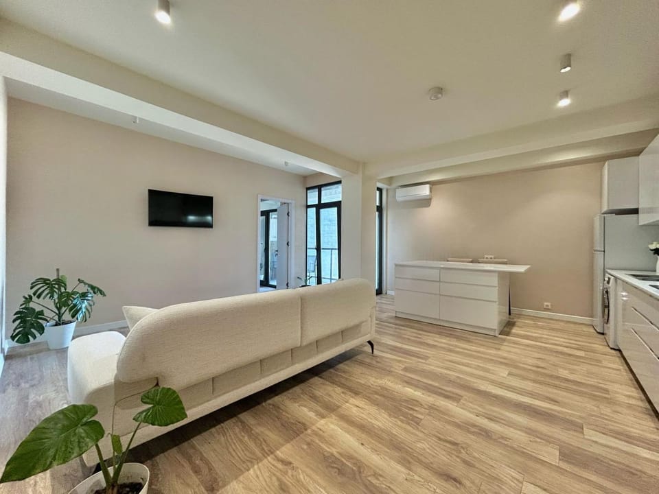 Living room, Photo of the whole room