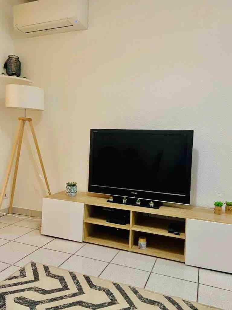 Charming apartment 100m from the beach Apartment in Antibes