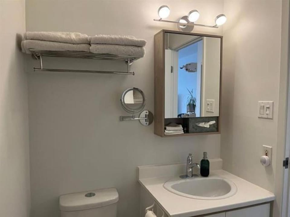Bathroom, towels