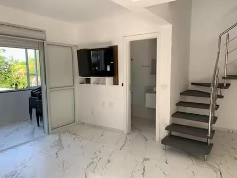 TV and multimedia, Kitchen or kitchenette