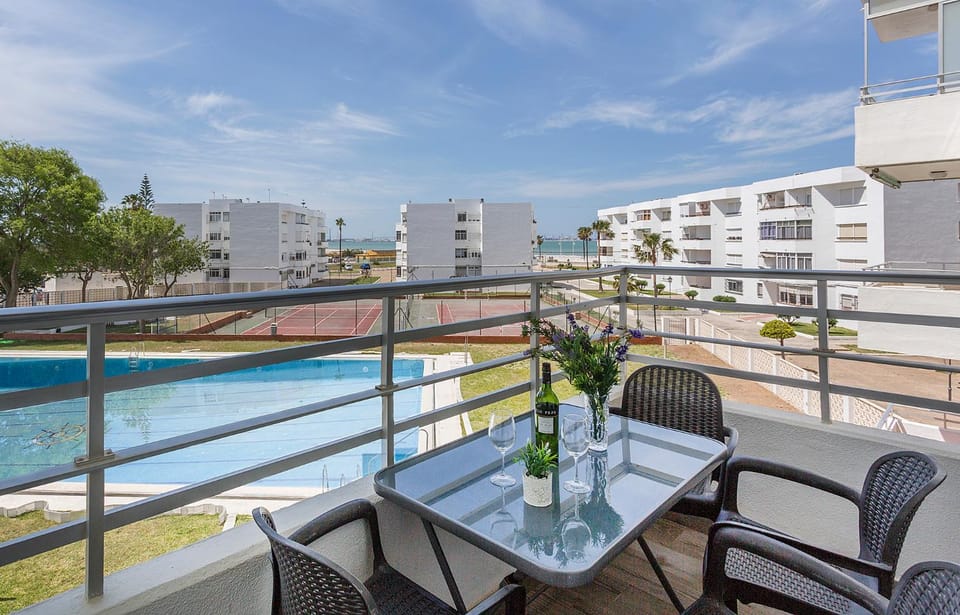 Day, Balcony/Terrace, Pool view, Swimming pool
