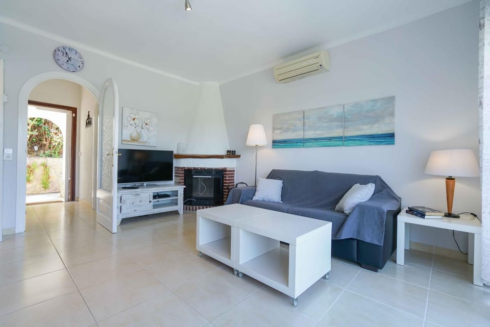 Living room, air conditioner
