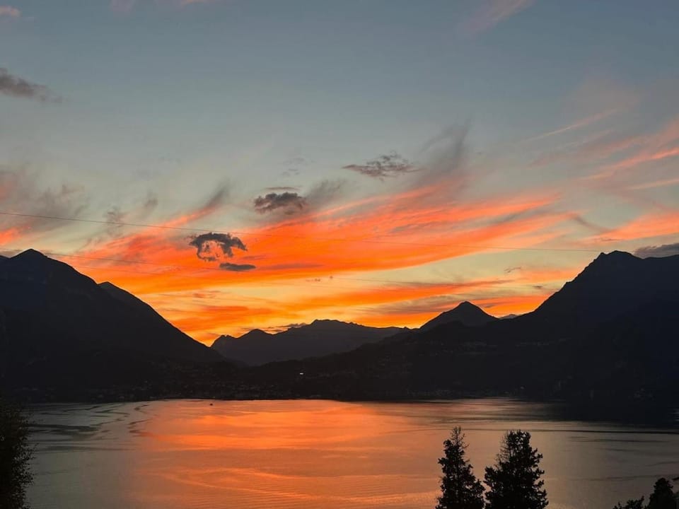 SUNSET HOUSe AIR CON Large Balcony, Unbeatable view and Peace Apartment in Province of Lecco