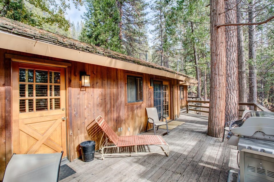 Tyler's Timber Lodge House in Sierra Nevada