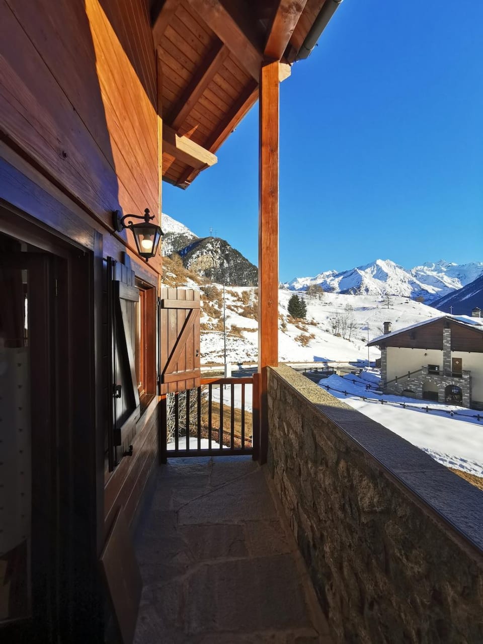 Nearby landmark, Natural landscape, View (from property/room), Balcony/Terrace, Balcony/Terrace, Mountain view
