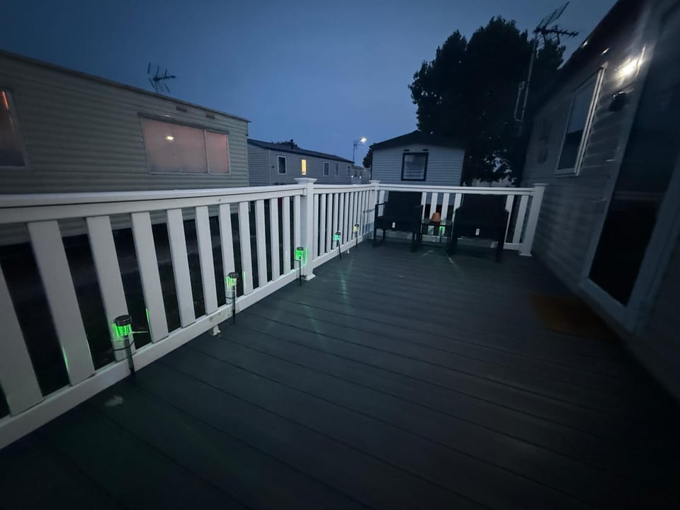 6 Beds 2 Sofa bed Family friendly - unlimited Wi-Fi, Warm, Cozy Sun decking Caravan at Seawick Holiday Park Campground/ 
RV Resort in Tendring District