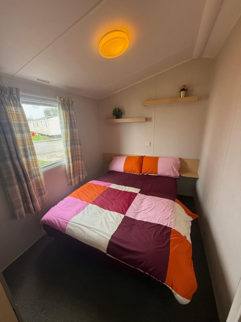 Property building, Bed, Bedroom