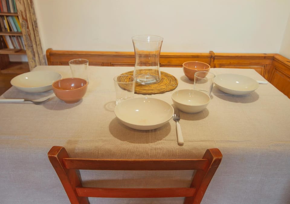Dining area, Food