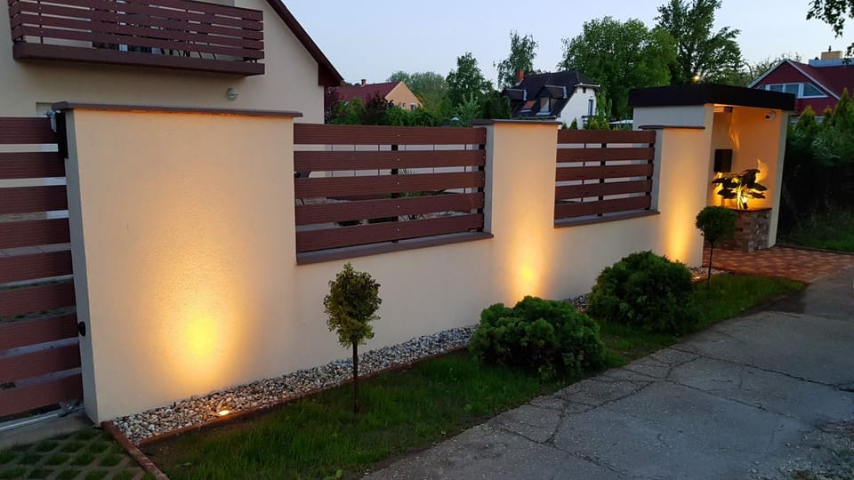 Property building, Facade/entrance, Garden
