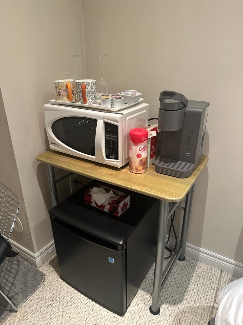 Coffee/tea facilities, microwave