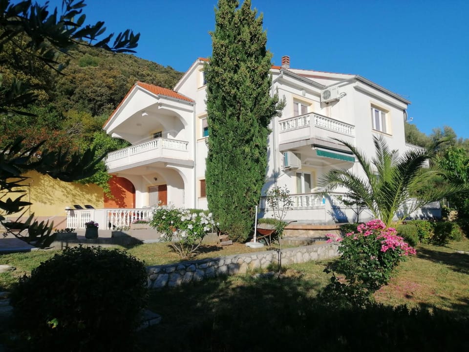 Property building, Garden