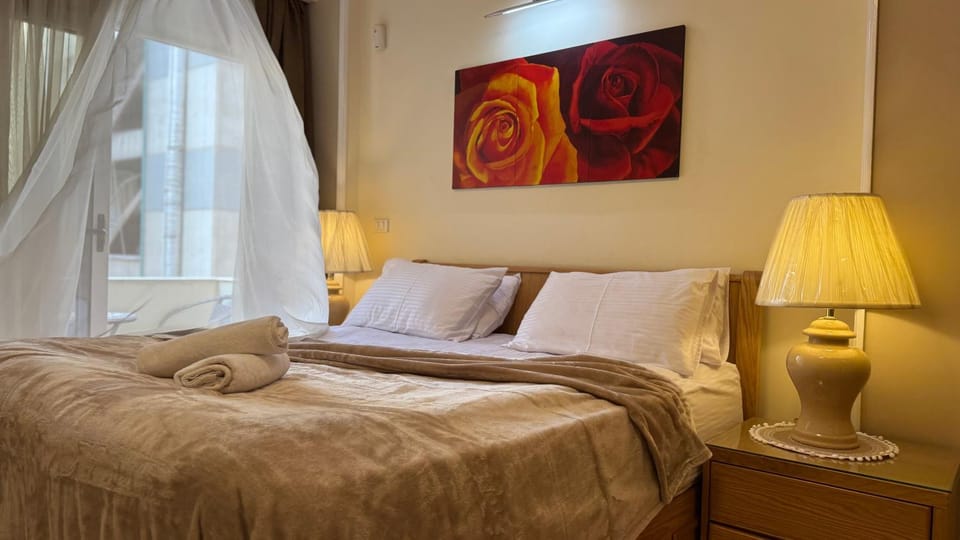 Photo of the whole room, Bedroom