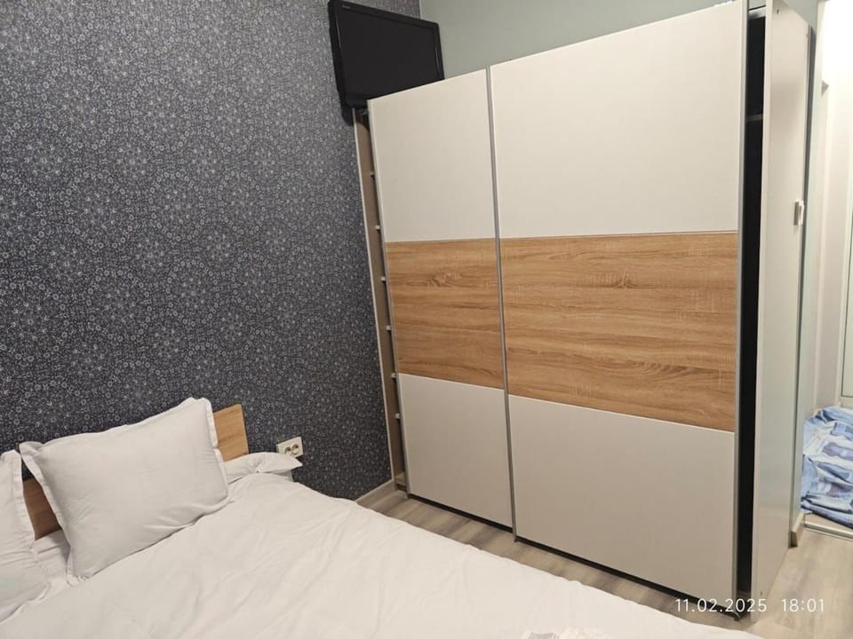 Bedroom, wardrobe