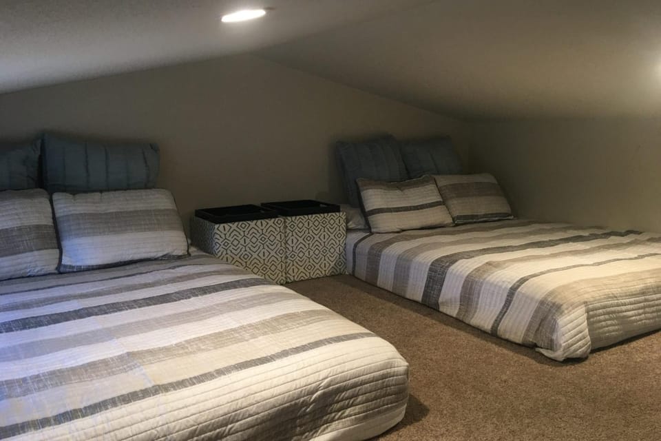 Bed, Bedroom
