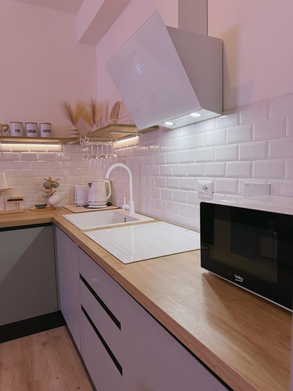 Kitchen or kitchenette