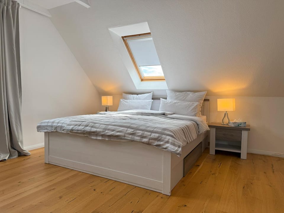 Bed, Bedroom