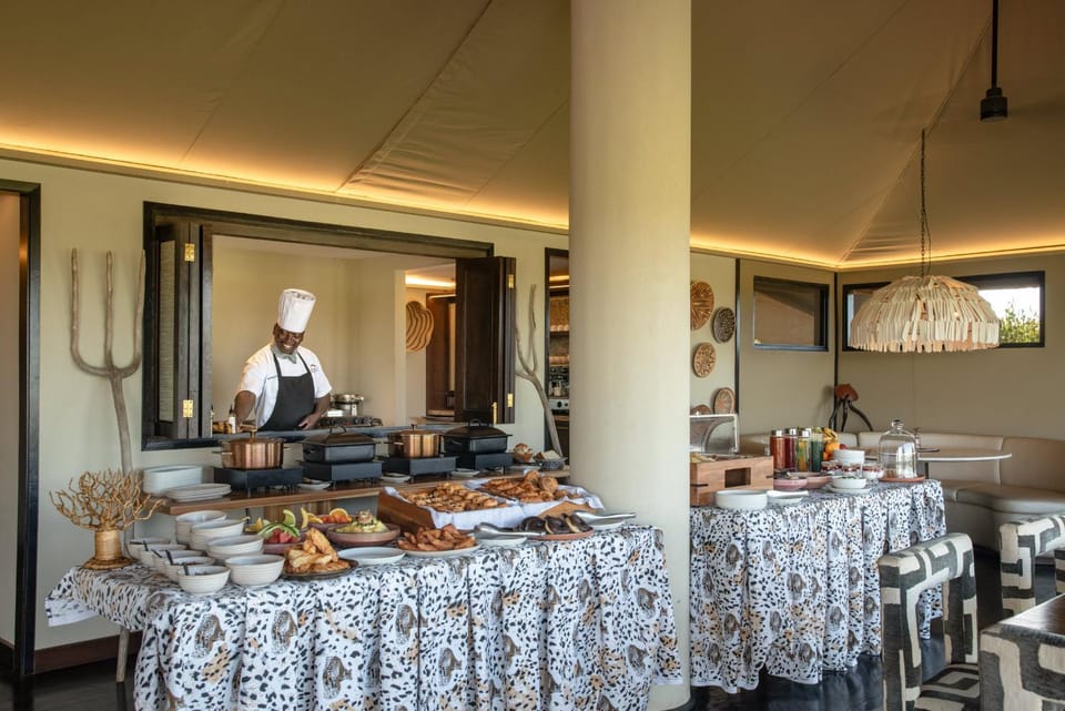 Restaurant/places to eat, Food and drinks, Breakfast, Continental breakfast, Buffet breakfast