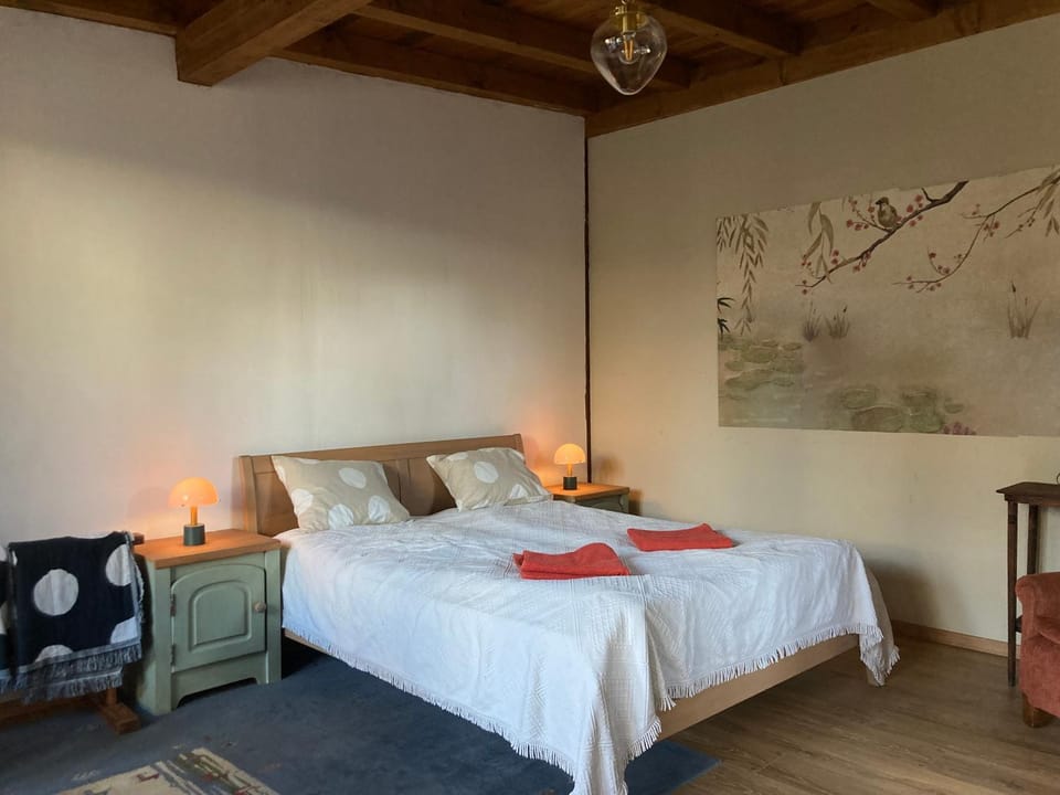 Bed, Photo of the whole room