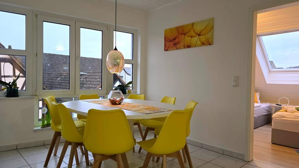 Seating area, Dining area