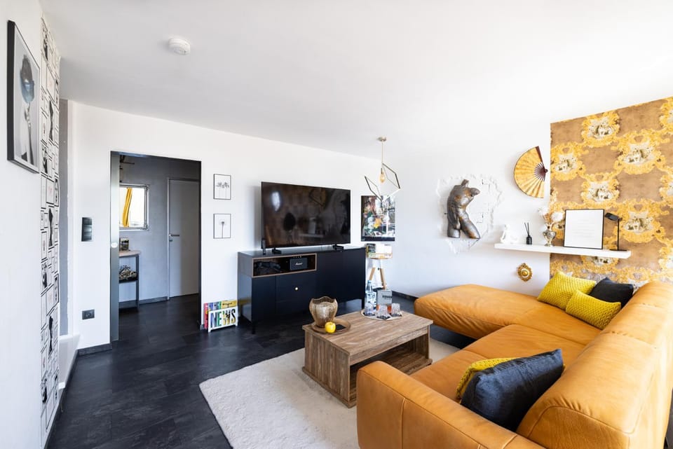 Library, Living room