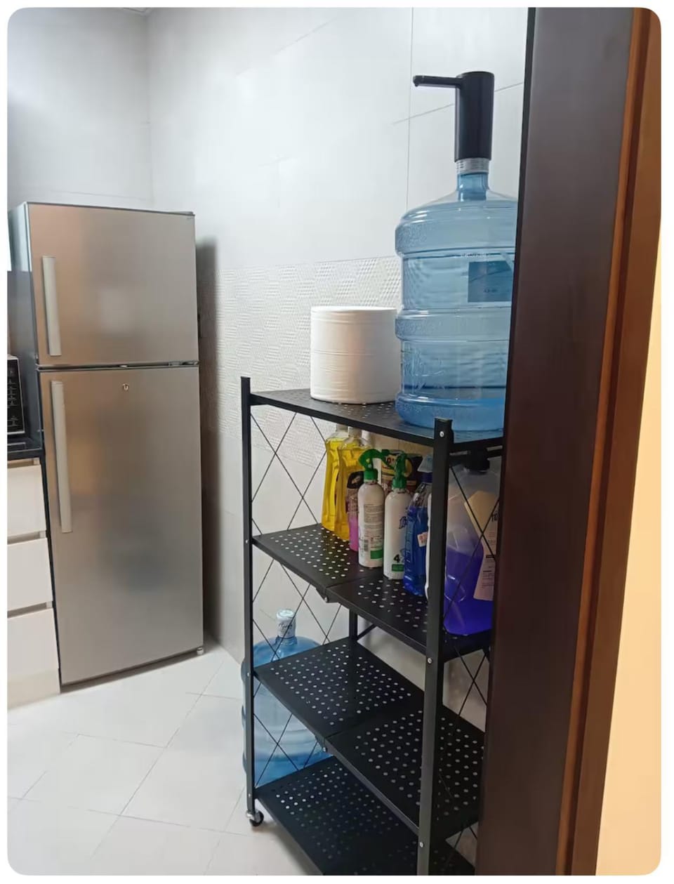 Kitchen or kitchenette, oven