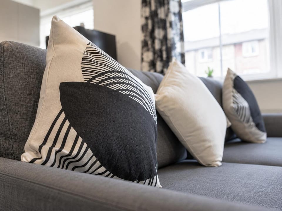 Elegant 1BR Stay Near Trafford Centre Apartment in England