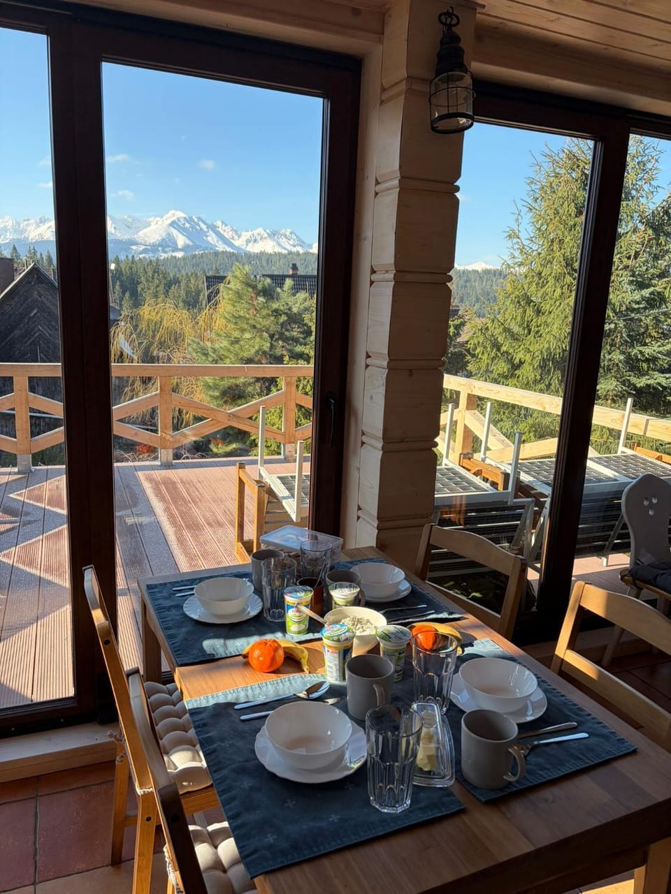Day, Natural landscape, View (from property/room), Balcony/Terrace, Dining area, Food, Mountain view, Breakfast