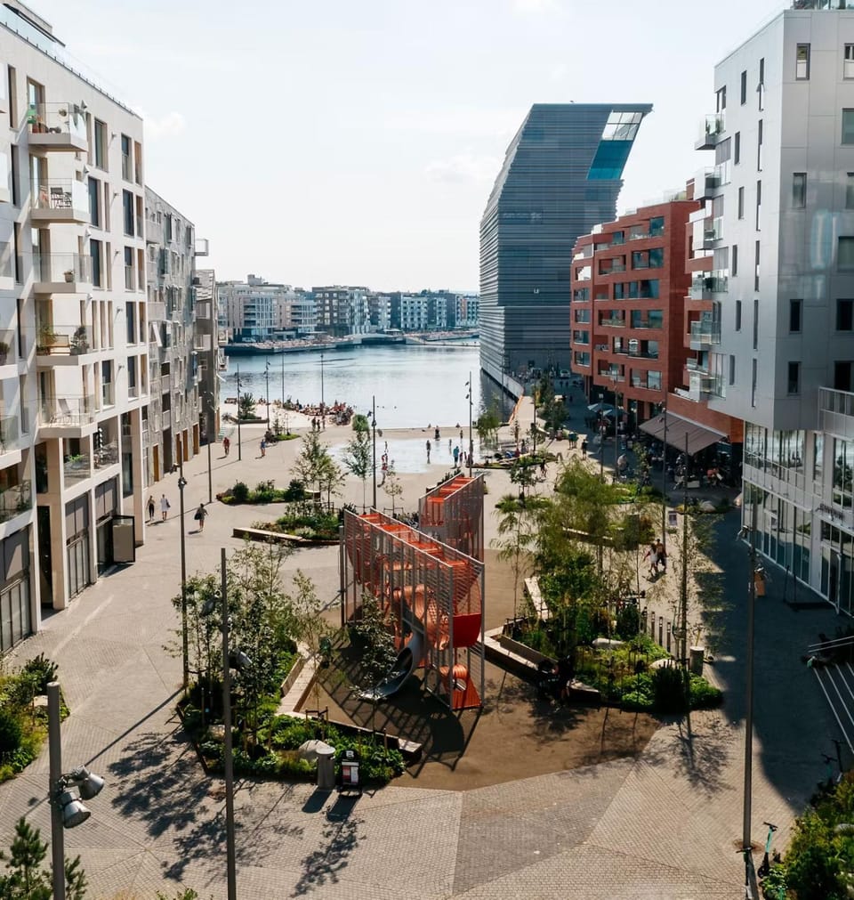 Day, Natural landscape, Lake view, Street view, Location