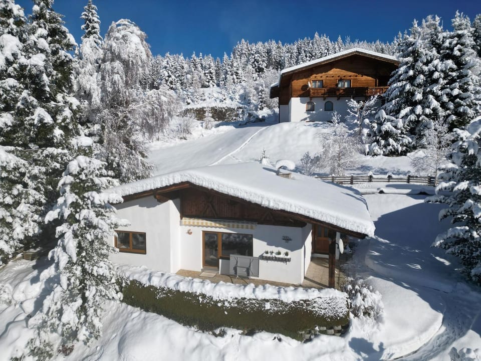Property building, Day, Natural landscape, Winter, Mountain view