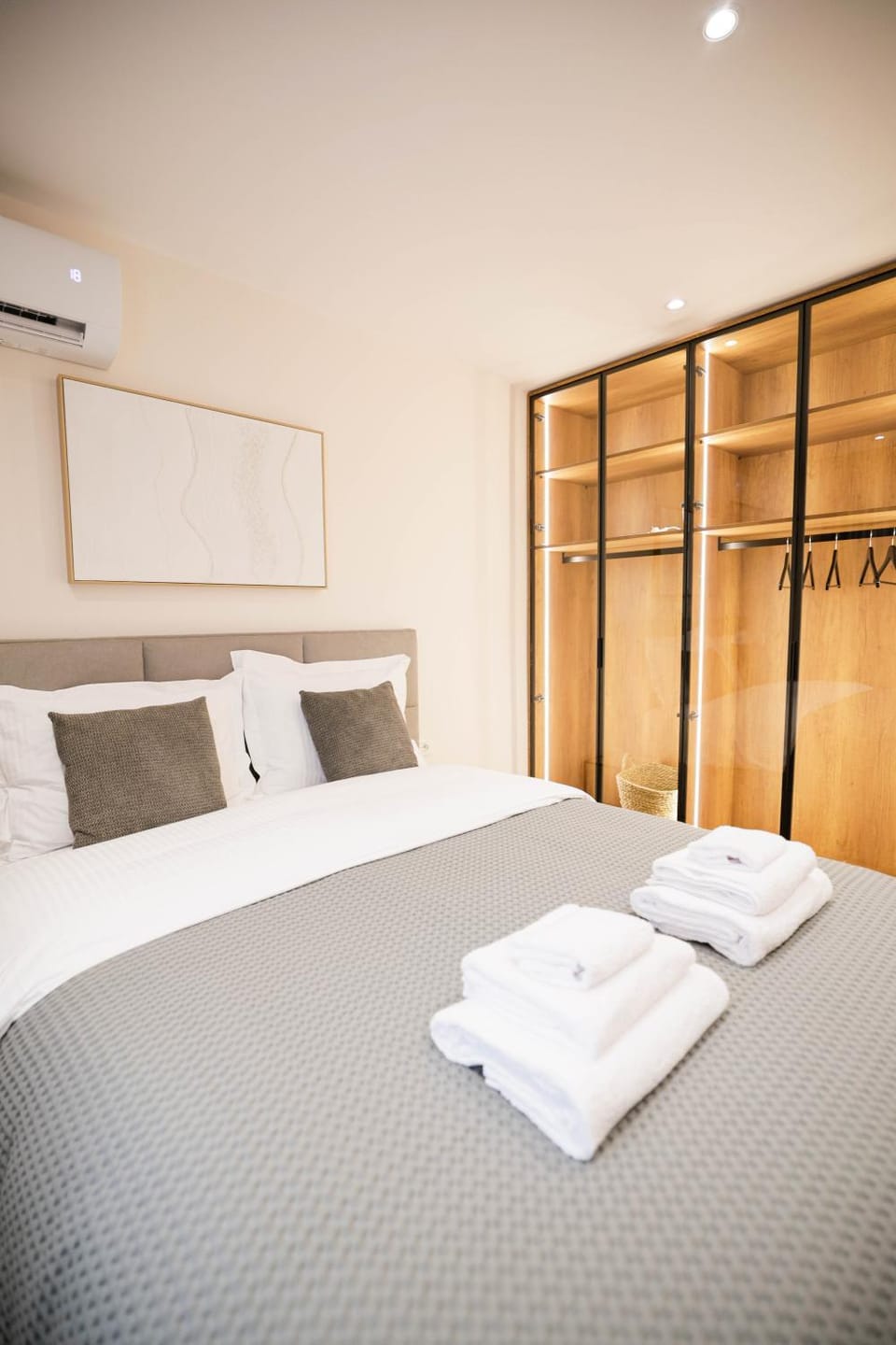 Bed, Photo of the whole room, Bedroom, towels, wardrobe, air conditioner