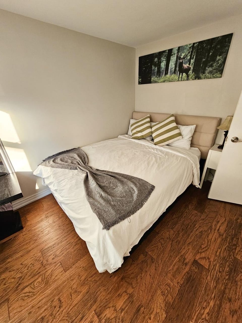 Spacious 2-bedroom ground floor unit near beach Apartment in Cobourg