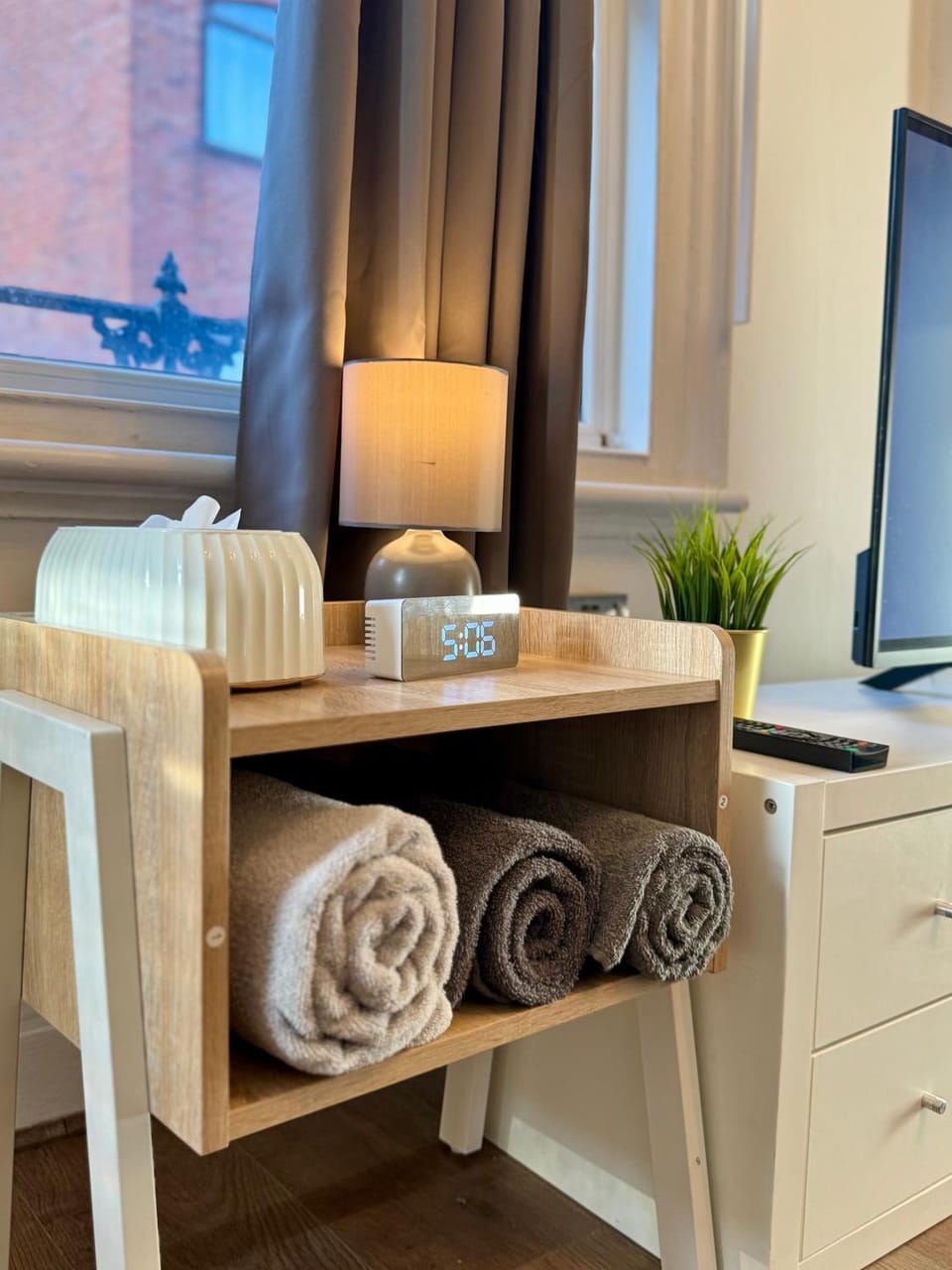 The Prestige Suite - London Bed and Breakfast in London