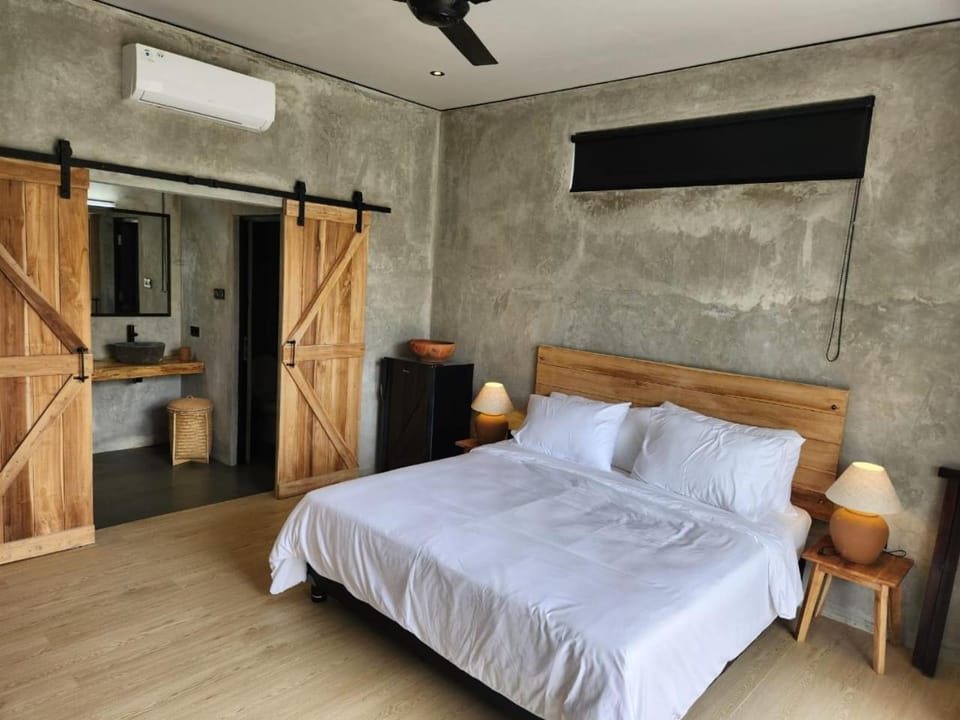Bed, TV and multimedia, Bedroom, air conditioner