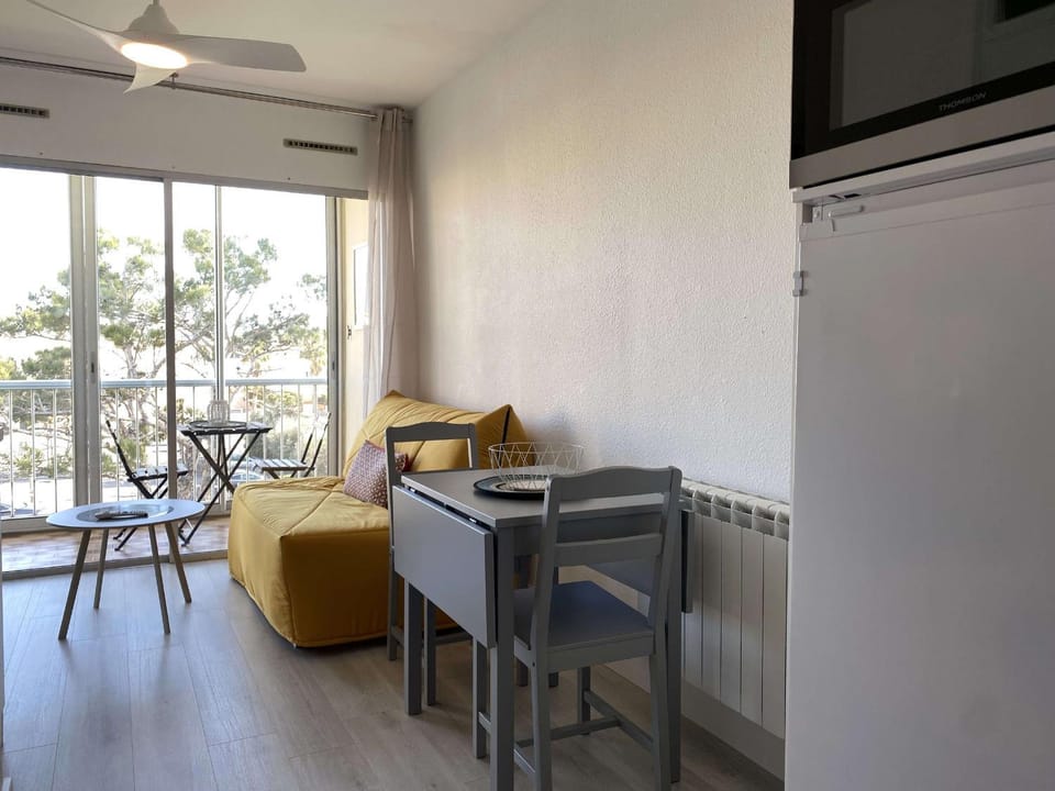 Beau T1 avec vue sur l'étang à Balaruc-les-Bains - FR-1-553-294 Apartment in Balaruc-les-Bains