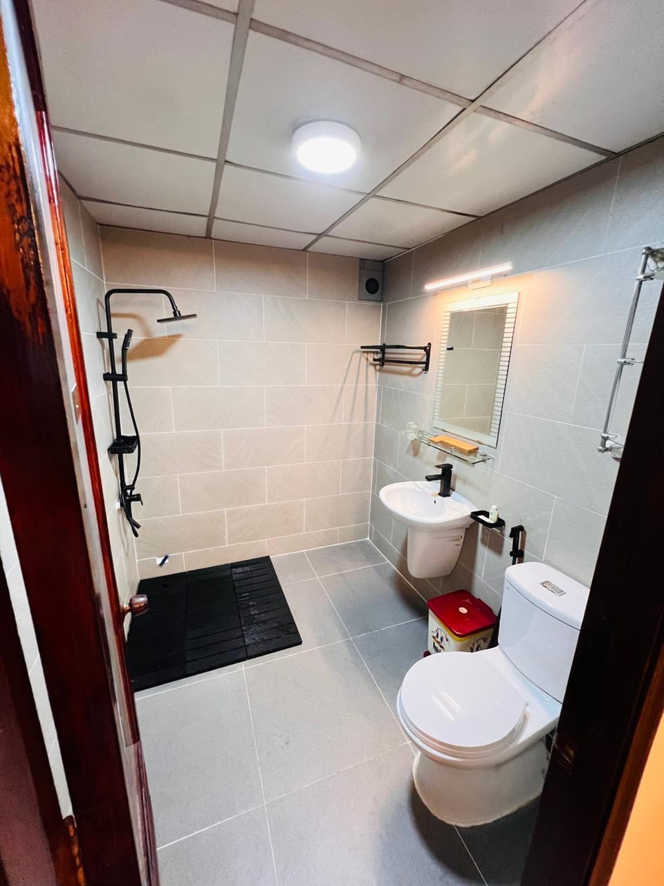 Shower, Toilet, Bathroom