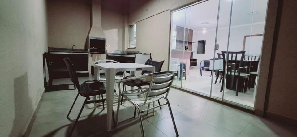 CASA - 3 quartos com ar - 2 banheiros - garagem para 2 carros House in Campo Grande