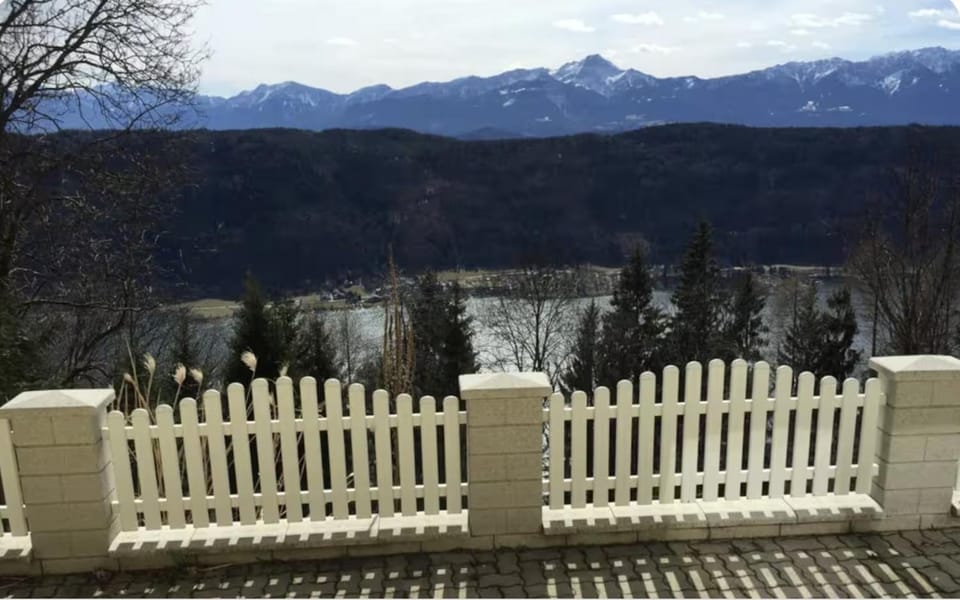 Riant gelegen ruime Villa Villa in Carinthia, Austria