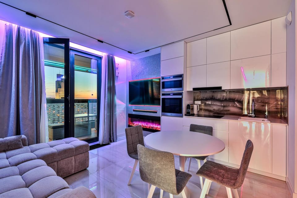 TV and multimedia, Living room, Seating area, Dining area