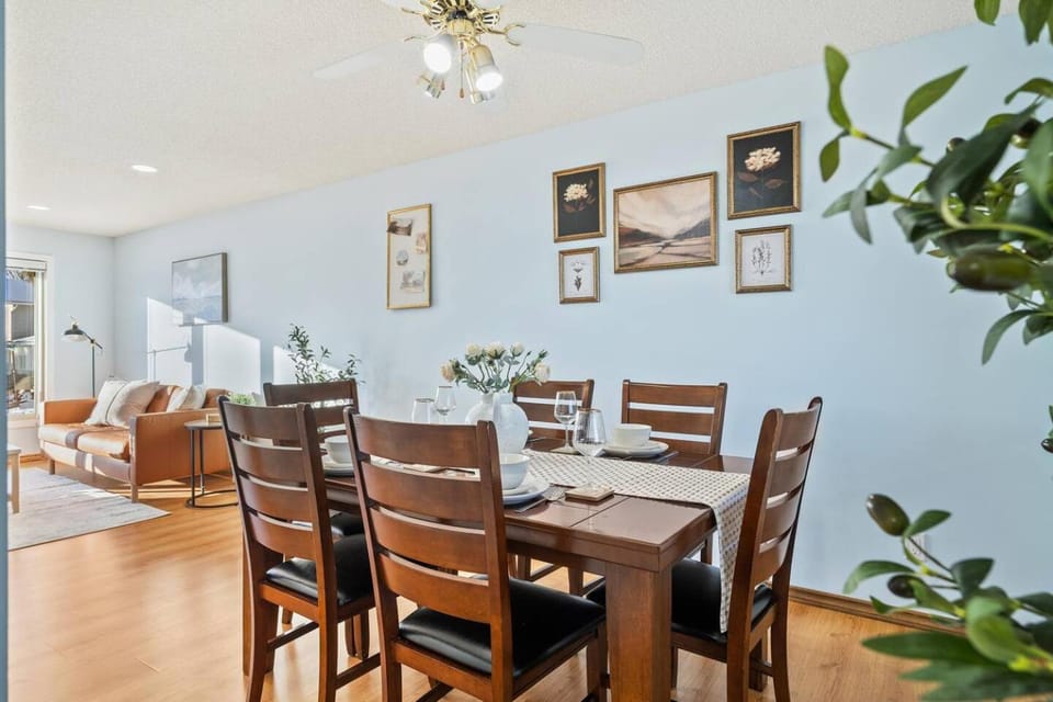 Silver Springs Family Retreat Apartment in Calgary