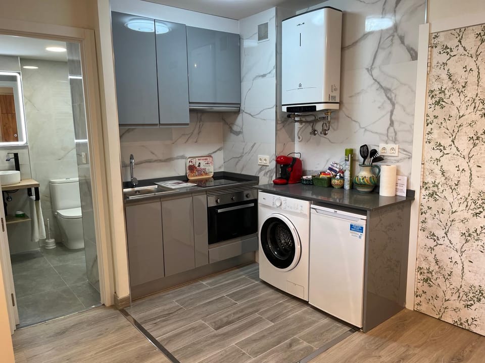 Kitchen or kitchenette