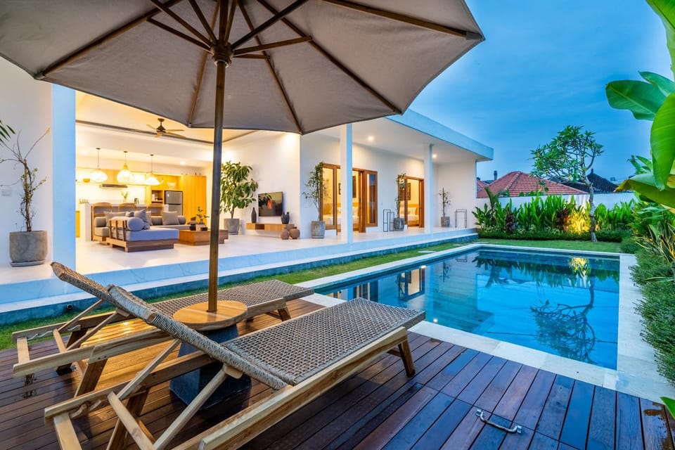 Patio, Garden, Garden view, Pool view, Swimming pool, sunbed