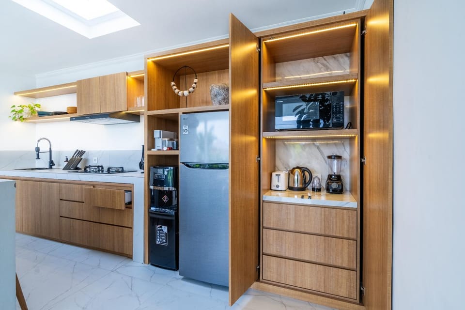 Coffee/tea facilities, Kitchen or kitchenette, microwave, stove