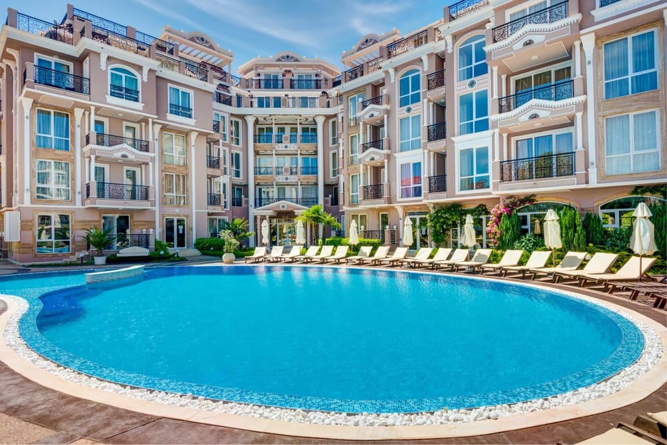 Property building, Swimming pool