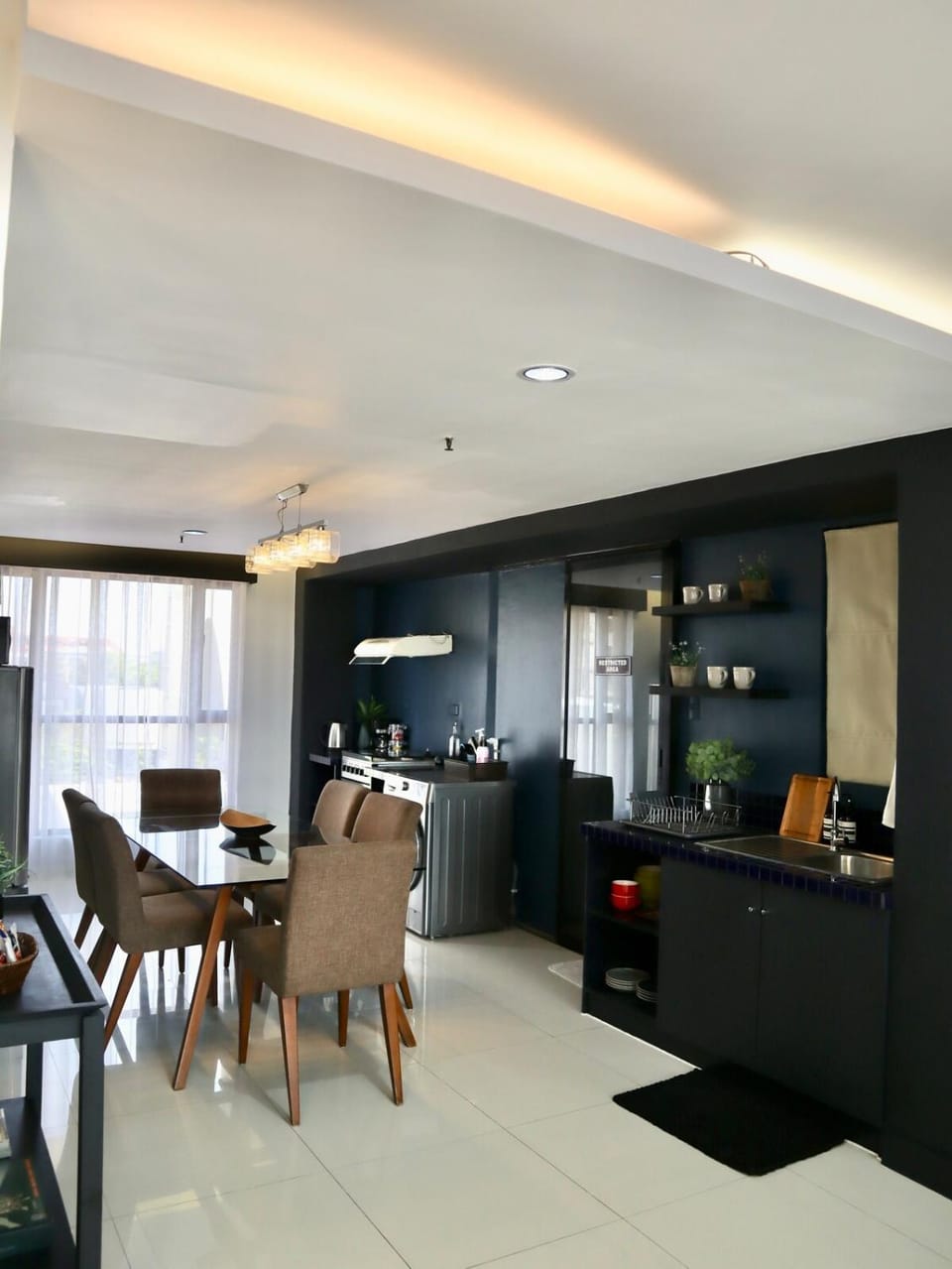 Soho-Style Loft - City Center with 4BR, Wifi and Gameroom Apartment in Lapu-Lapu City