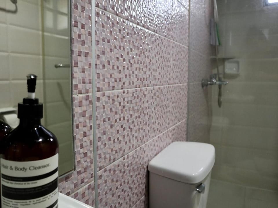 Soho-Style Loft - City Center with 4BR, Wifi and Gameroom Apartment in Lapu-Lapu City