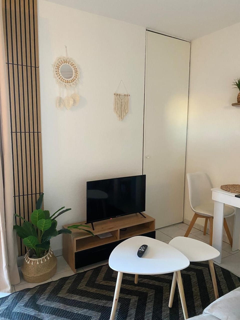 Communal lounge/ TV room, TV and multimedia, Living room
