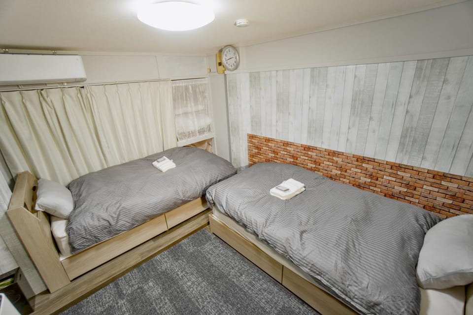 Bed, Bedroom, air conditioner