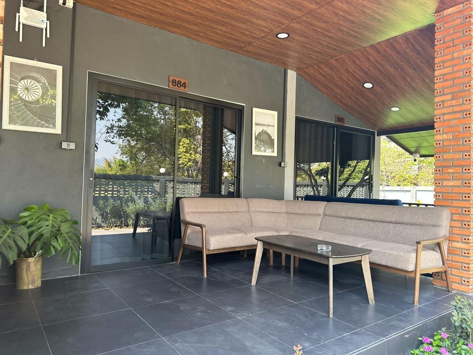 Day, View (from property/room), Balcony/Terrace, Living room, Seating area, Dining area
